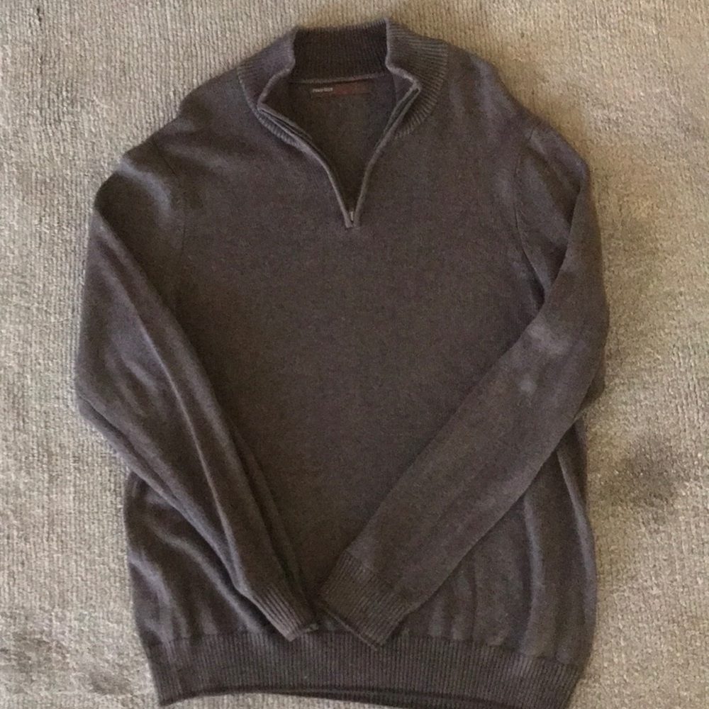 Perry Ellis sweatshirt